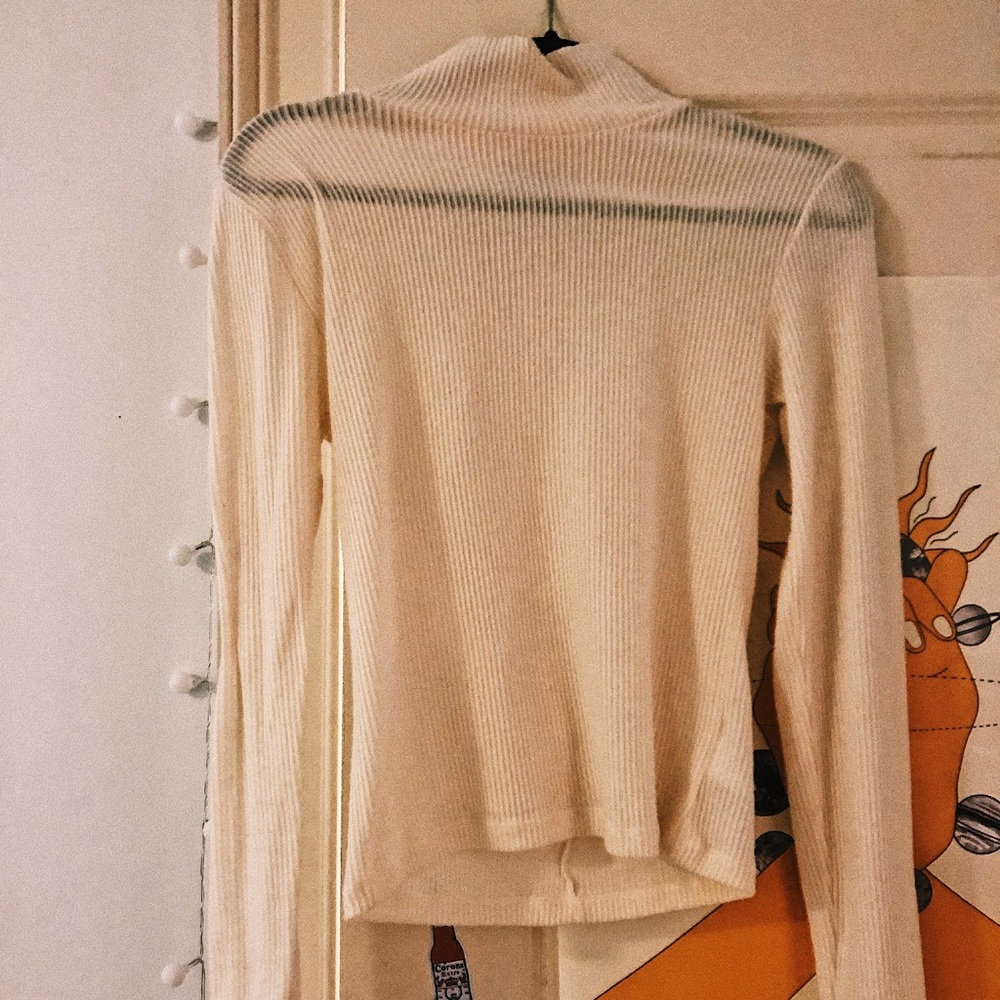 URBAN OUTFITTERS TURTLENECK